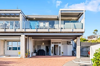 2/12 Browns Bay Road, Rothesay Bay, Rothesay Bay, North Shore City