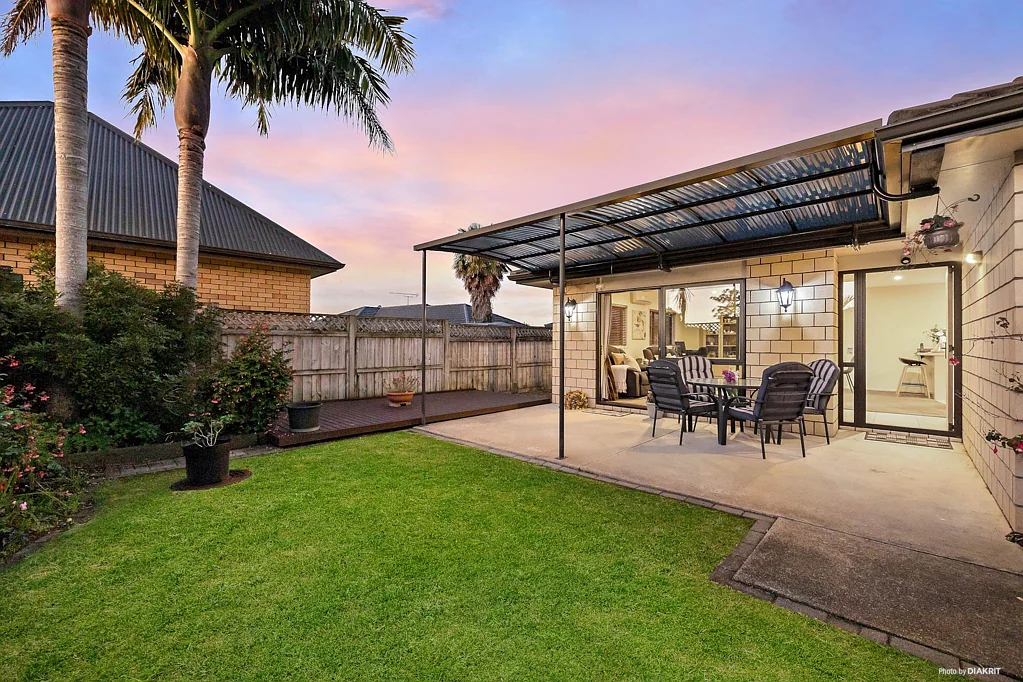 Pukekohe 2غرفة نوم Freehold Brick & Tile  in the Valley