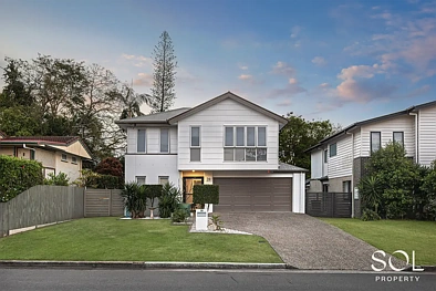 Bald Hills 4房 现代家庭生活，位于 Bald Hills 备受追捧的区域！ Modern Family Living in a Tightly Held Bald Hills Pocket!