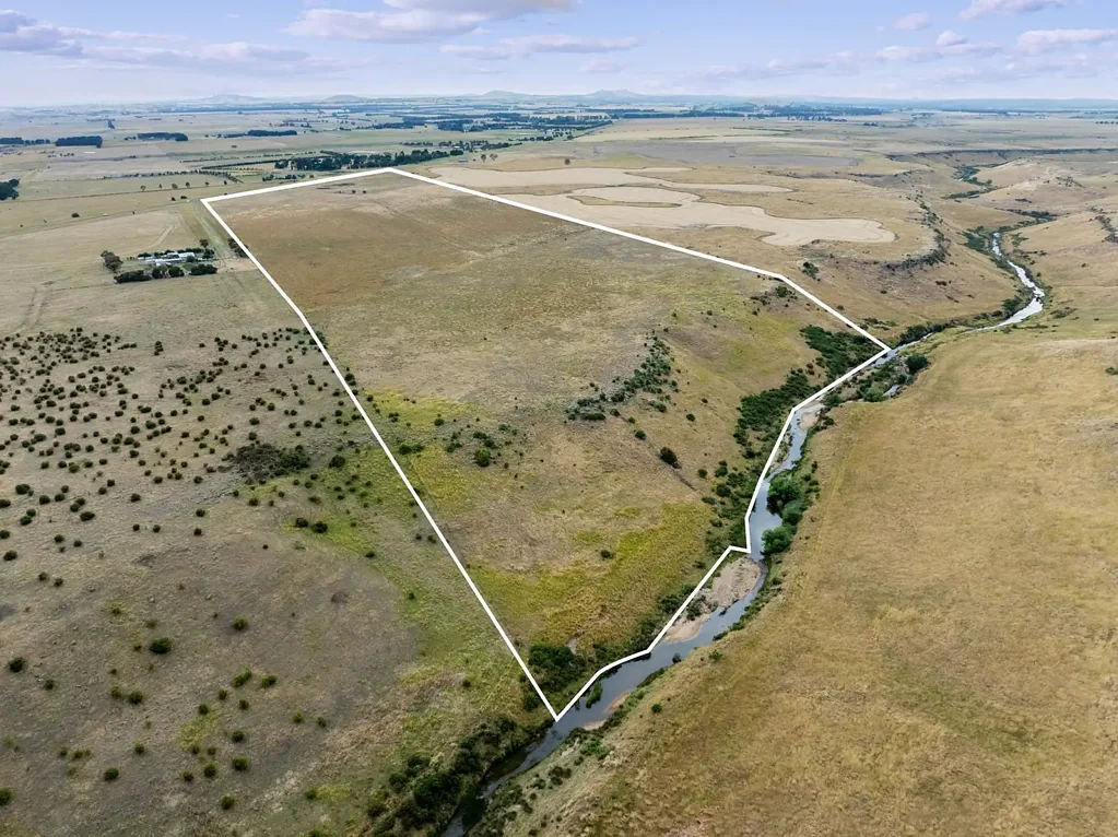 Clunes Stunning Pastoral Holding – 34.38 Ha (approx. 85 Acres) of Chemical-Free Farmland