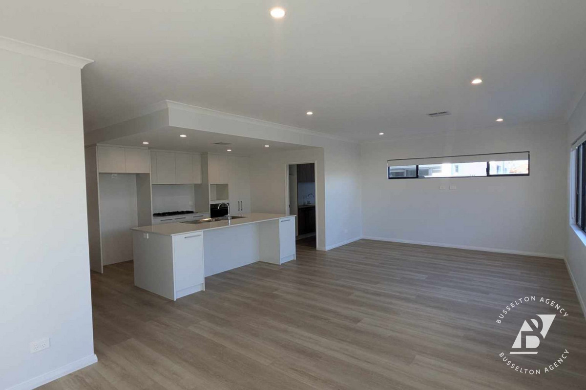 26 THOMAS ST, WEST BUSSELTON WA 6280, 0 habitaciones, 0 baños, Unit