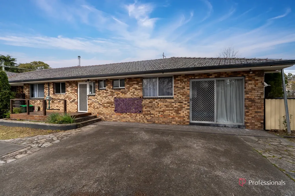 Armidale 4 Bedroom Oversized South Hill Unit