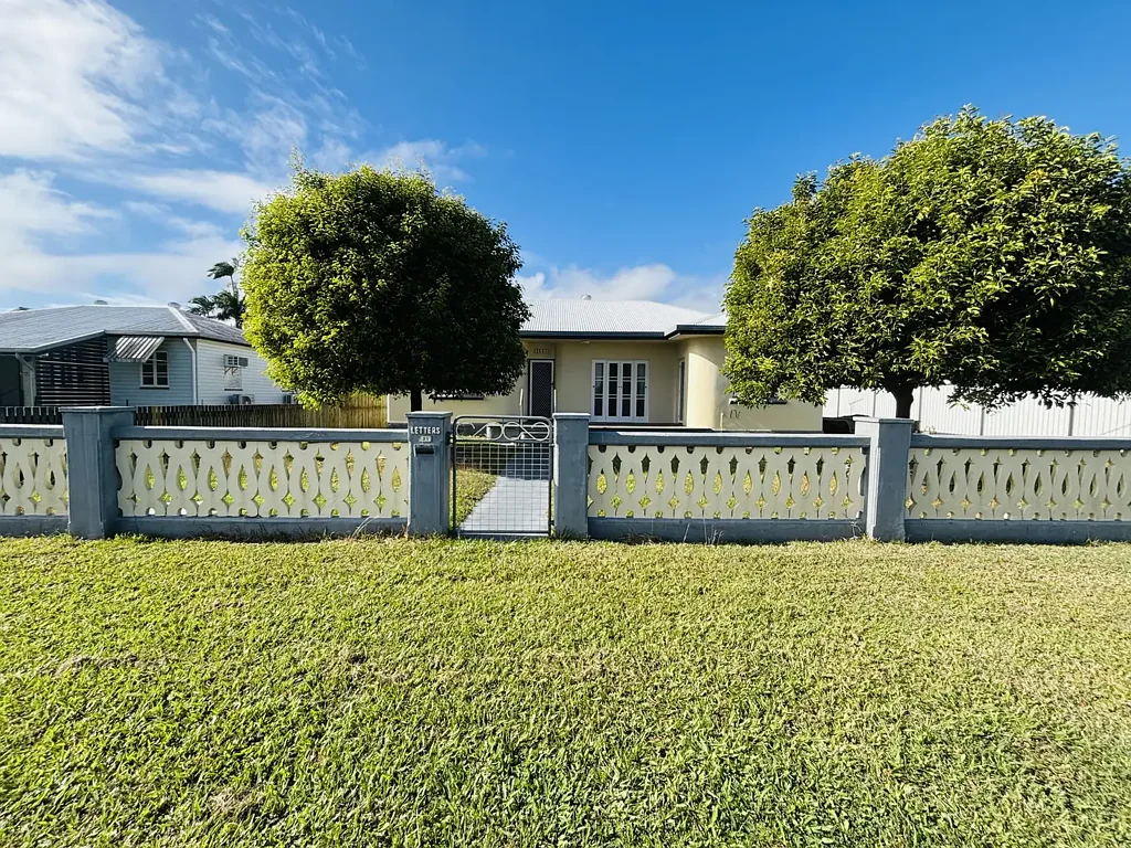 FAMILY HOME IN WEST MACKAY