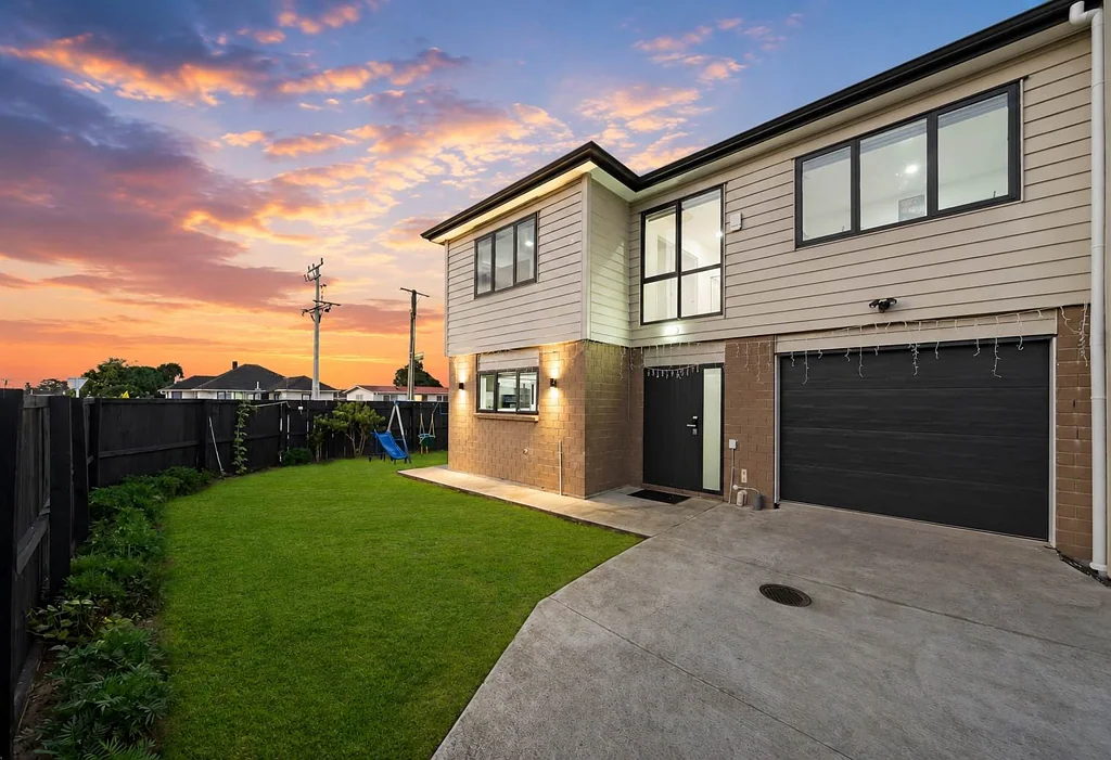 Papatoetoe 4غرفة نوم Corner Site Beauty – Modern Living at Its Best