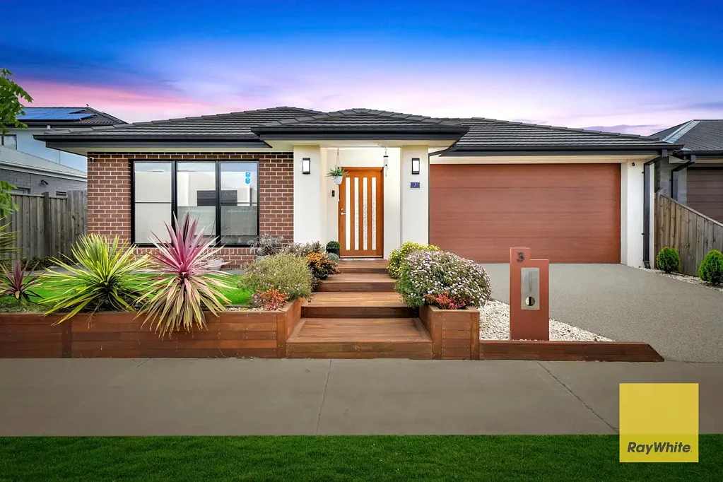 Truganina 4 Bedroom Perfect for first home buyers, Upgraders and investors!!!