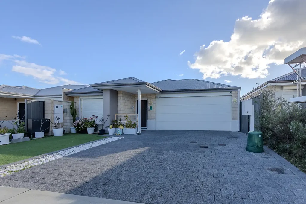 8 Butterleaf Avenue, Yanchep, WA 6035