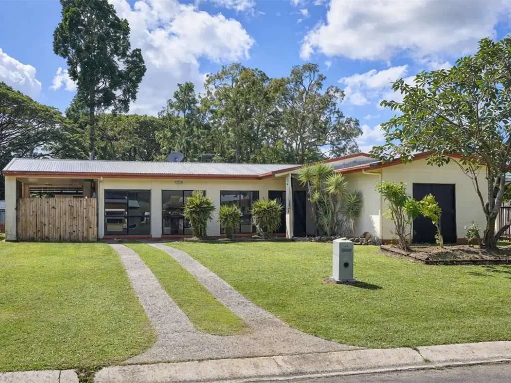 Unfurnished 3 Bedroom 1 Bathroom Home
