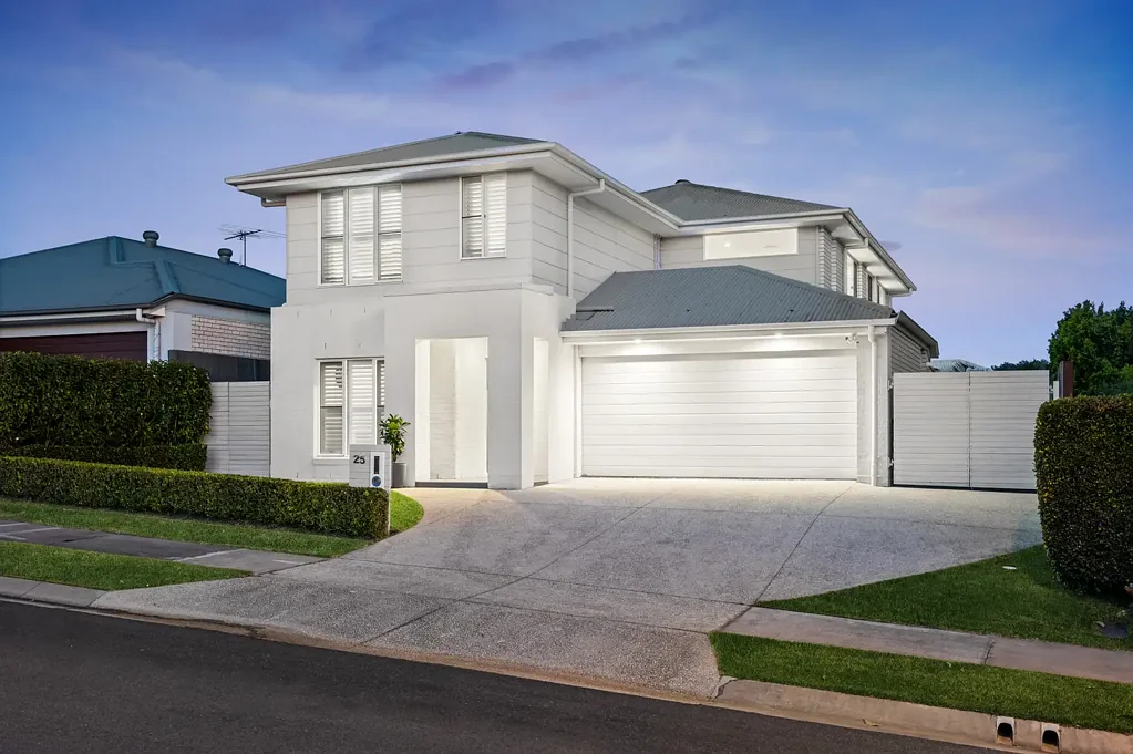 South Ripley 5 Bedroom Stunning Plantation Build with Every Possible Upgrade!