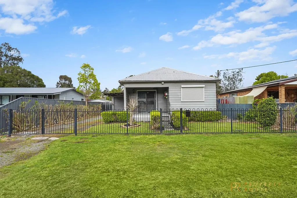 Bellbird 3 Slaapkamer Plenty of storage, plenty of potential...