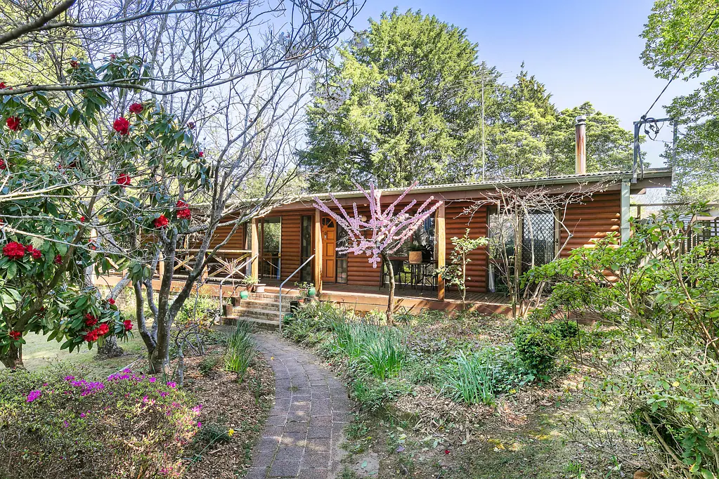 7 Wood Street, Wentworth Falls, NSW 2782
