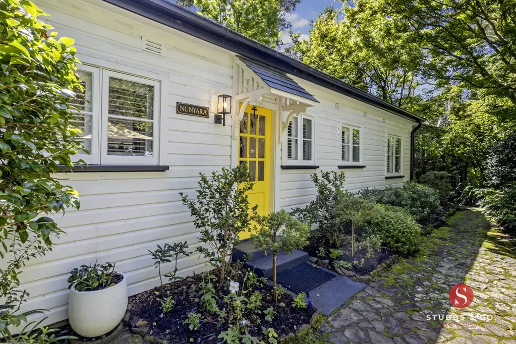Leura 2कमरा 'Nunyara'- A Serene Cottage Nestled in a Magnificent Mountain Garden