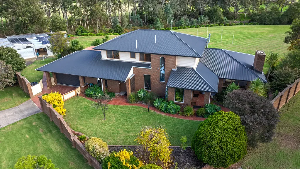 Sale 4 Bedroom Spacious Lifestyle Property Minutes from Sale CBD