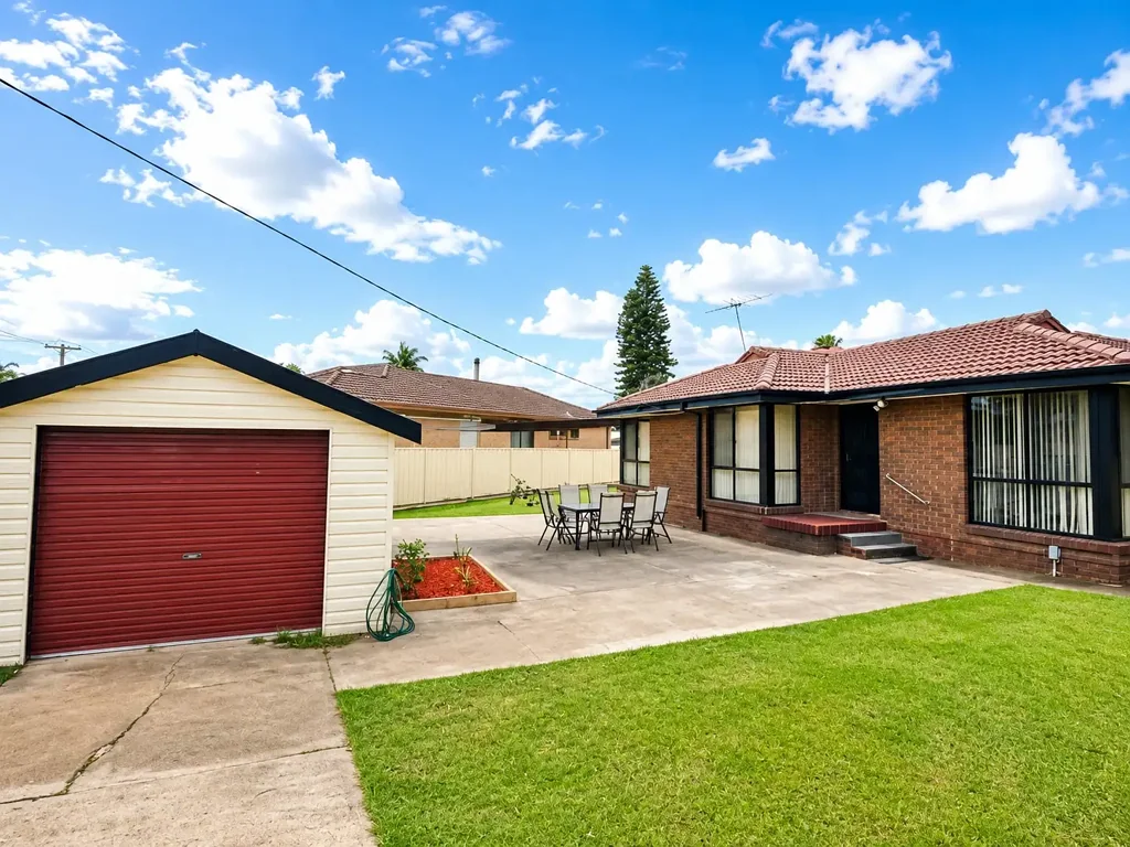 BRICK HOUSE, GREAT LOCATION