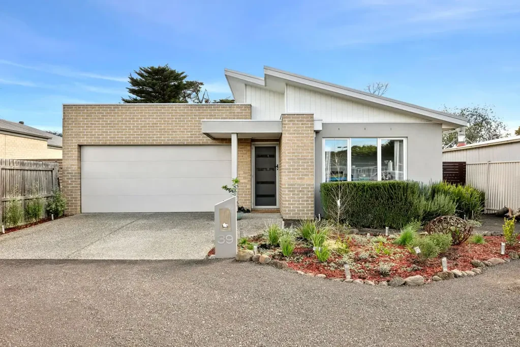 Winchelsea 4Zimmer CONTEMPORARY COMFORT IN A GREAT LOCATION !