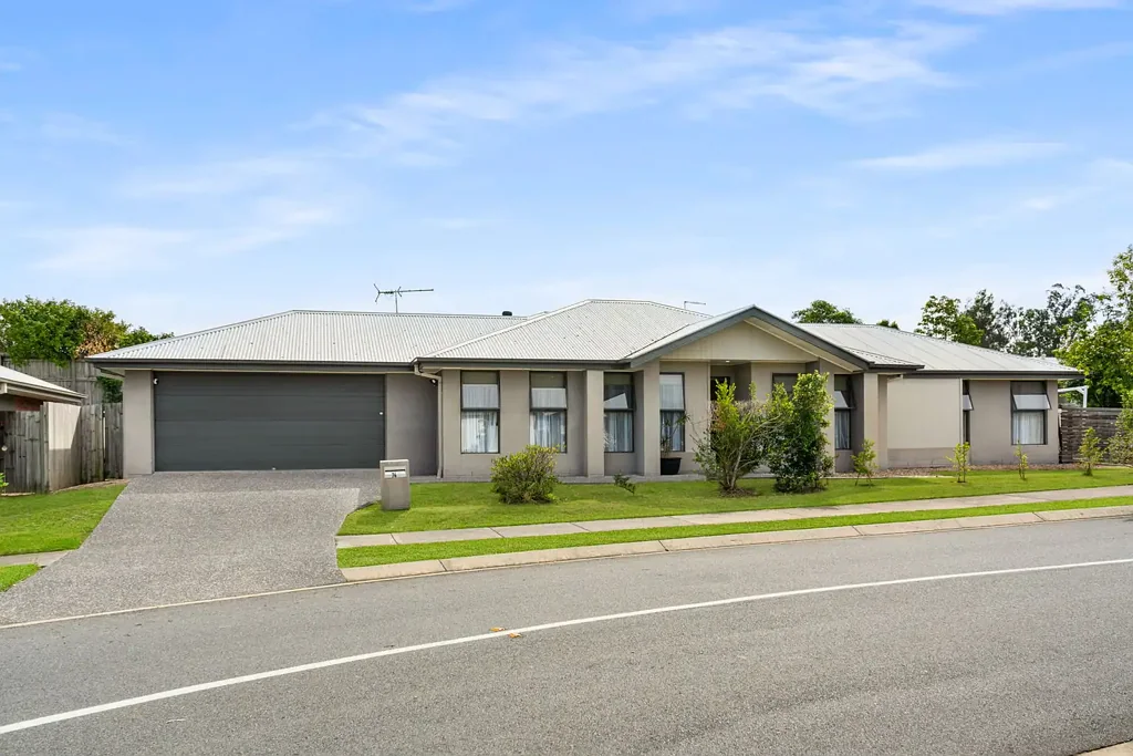 Leichhardt 4房 宽敞四卧主套 浴缸独立马桶 双车库 低维护446m²庭院 社区公园环绕 学校步行可达 BUYERS - YOU DO NOT WANT TO MISS THIS