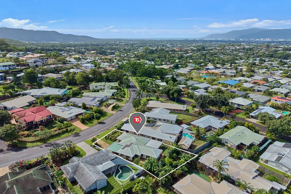 Mooroobool 4Kwarto Breezy Tropical Living - City View Estate