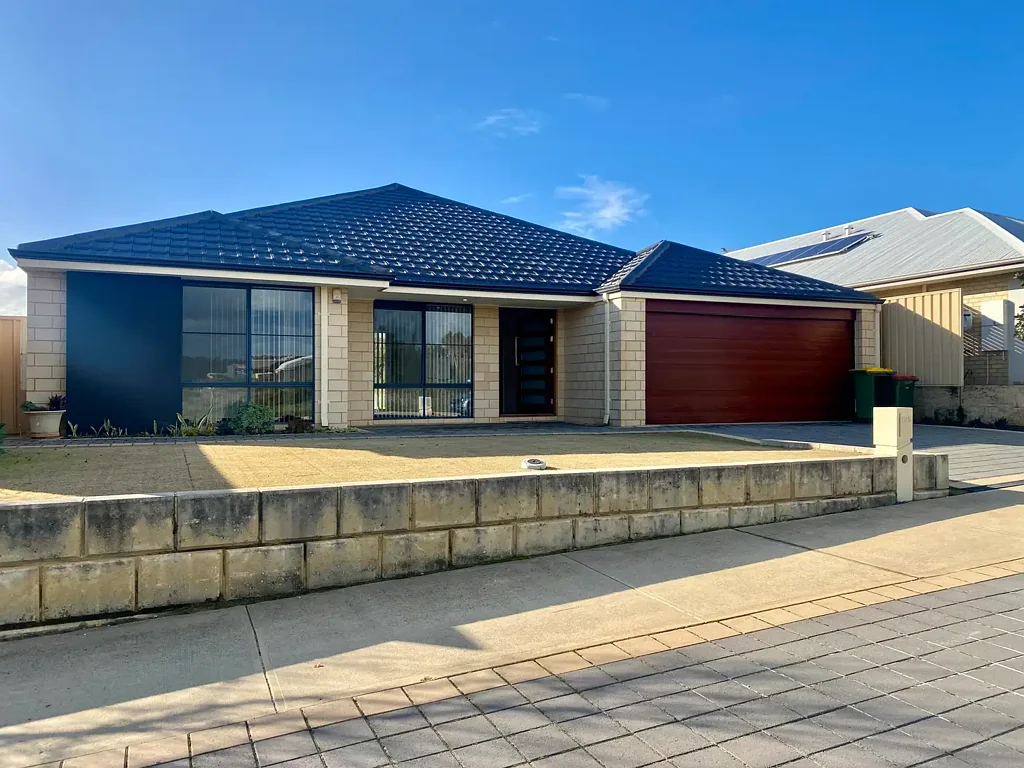 Modern Home in Hammond Park For Rent