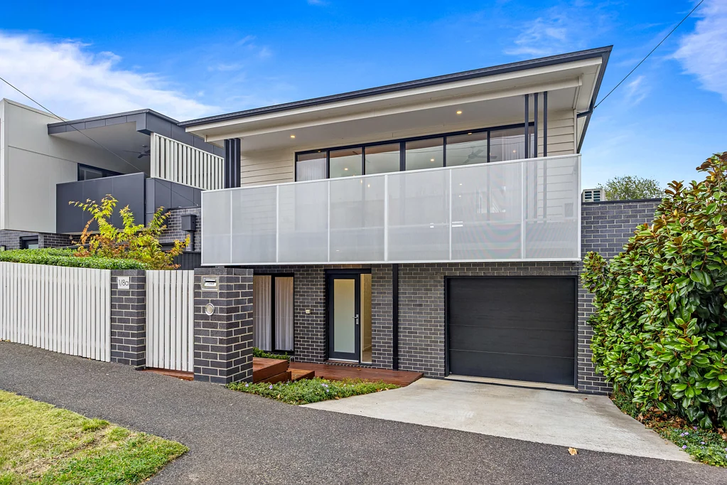 1/8a Sweeney Street, Black Hill, VIC 3350