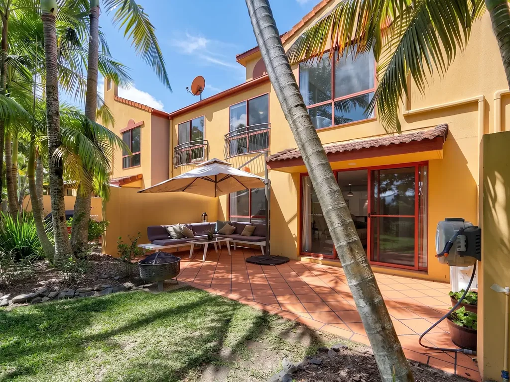 Robina 3ਬੈੱਡਰੂਮ Renovated townhome for families or those wanting easy living