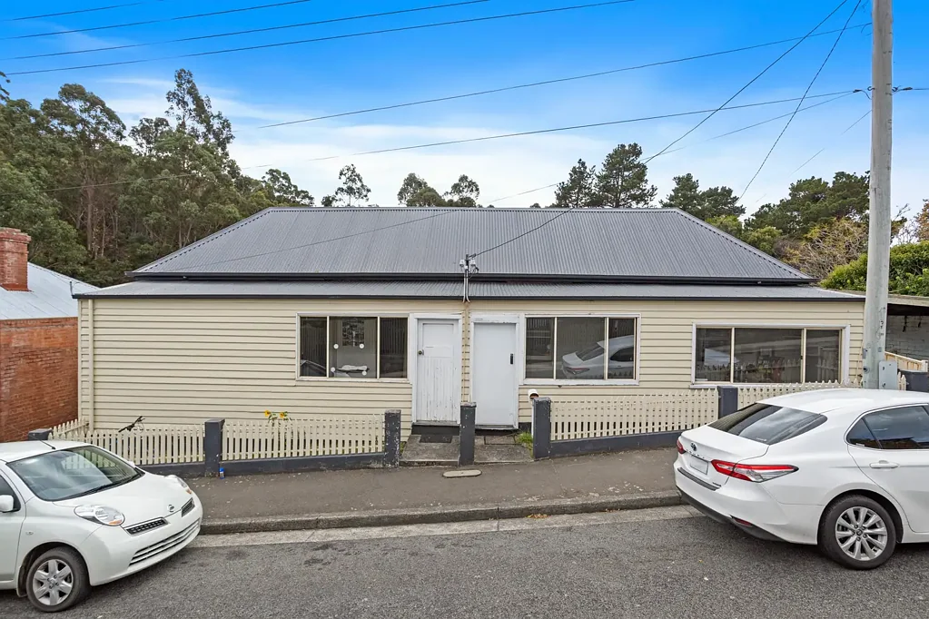 South Hobart 3ਬੈੱਡਰੂਮ Rare Dual-Unit Opportunity in Prime Location