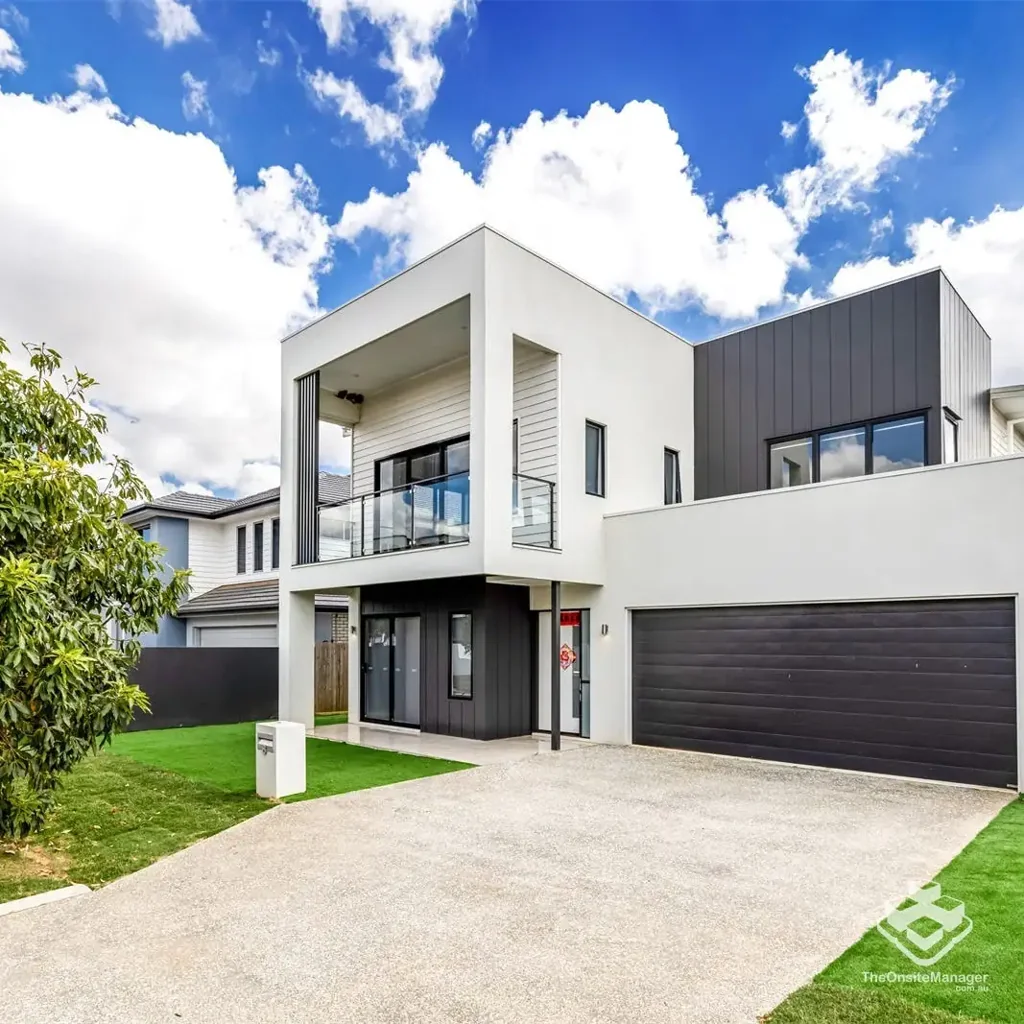 Modern Architecture 5 Bedroom House in Rochedale