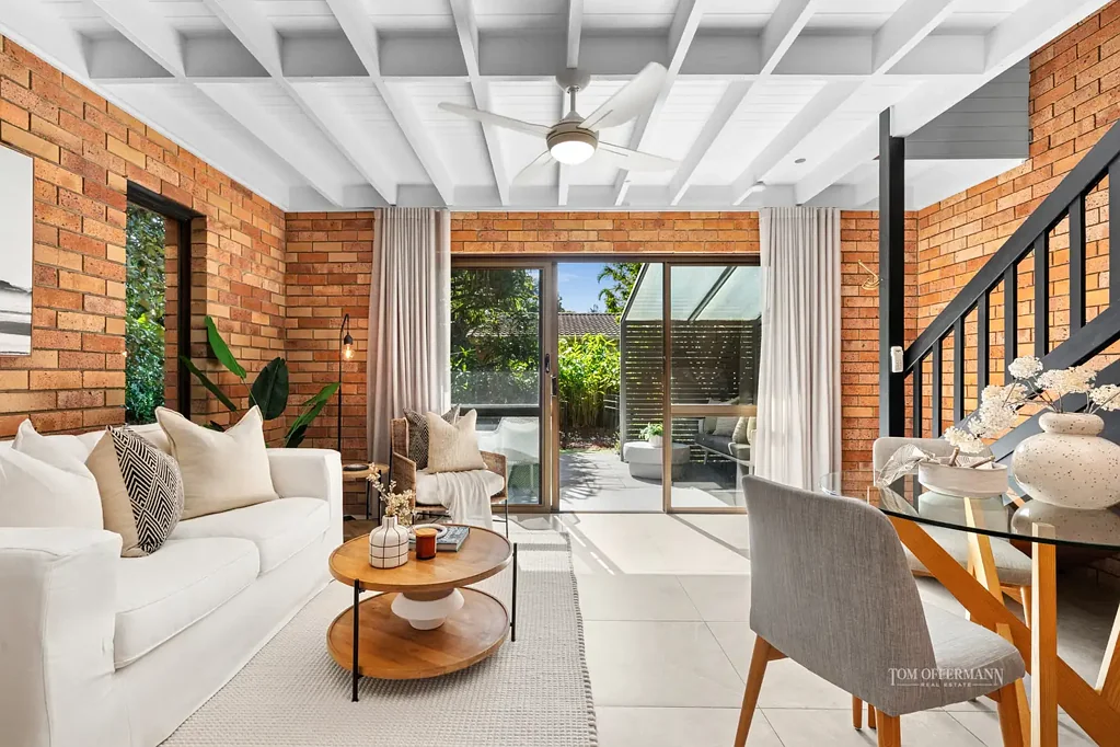 Marcus Beach 2房  Beachside Brilliance: Solid Townhome in Prestigious Enclave – Ideal Investment or Perfect for Downsizers or Landbanking.