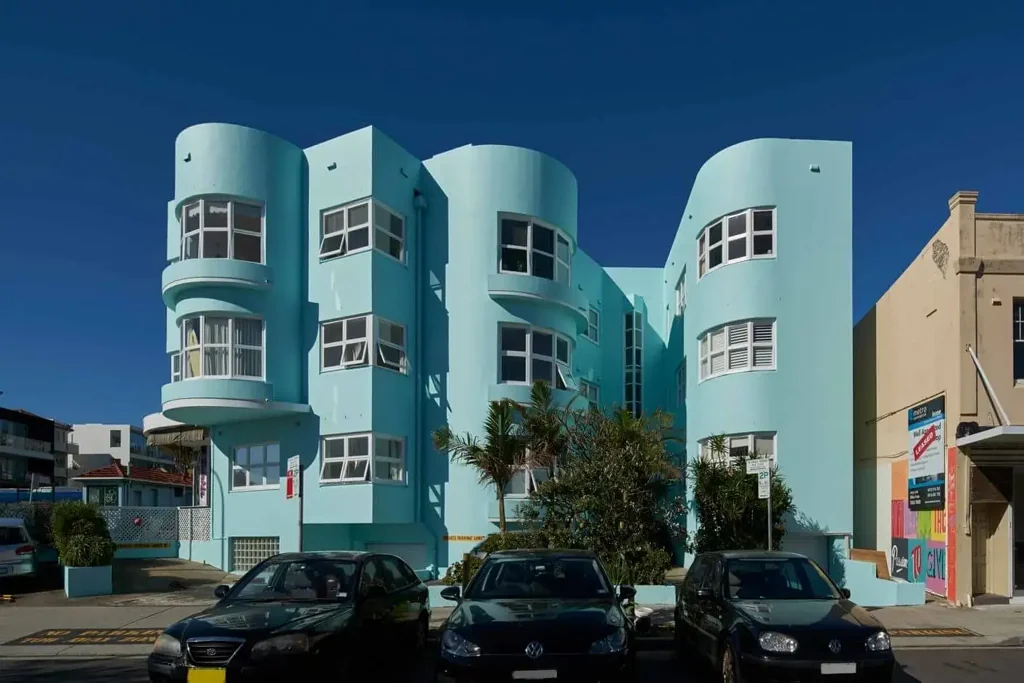 Stunning Surfside Art Deco Apartment In Prime North Bondi Setting