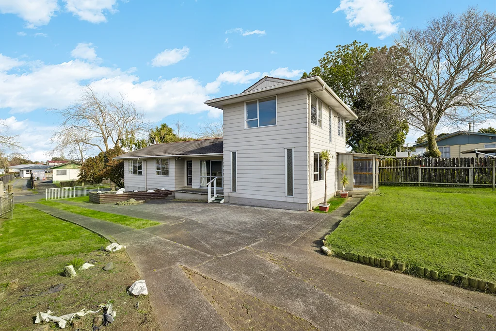 Pukekohe 5ਬੈੱਡਰੂਮ Spacious Family Home on Rare 893sqm Section