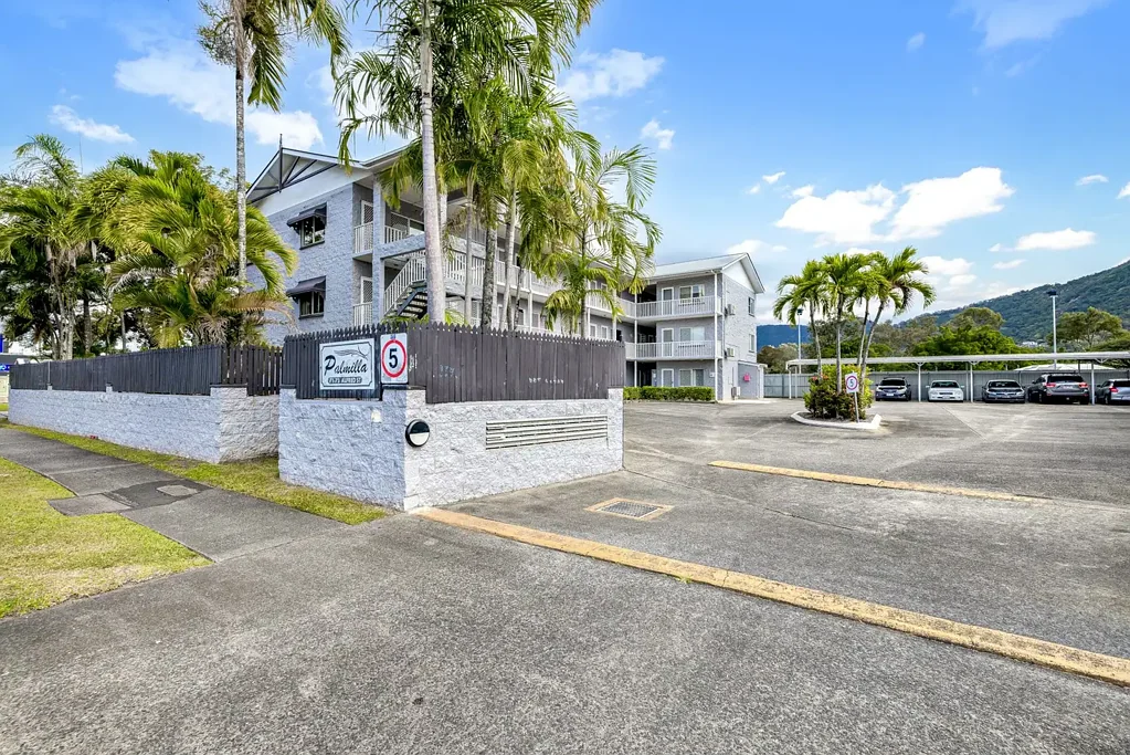 Manunda 1部屋 Neat as a Pin One Bedroom Apartment | Ground Floor | Cheap Body Corp
