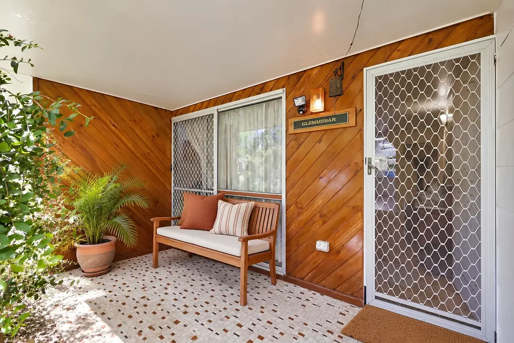 Andergrove 4Kwarto Old-world Charm, with Room for Family Life to Unfold...