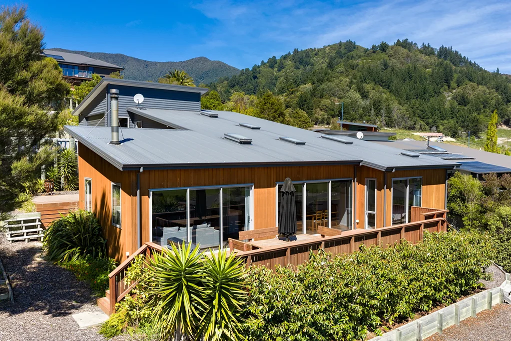 Picton 4ਬੈੱਡਰੂਮ Stylish Living, Serious Garaging, Marlborough Life
