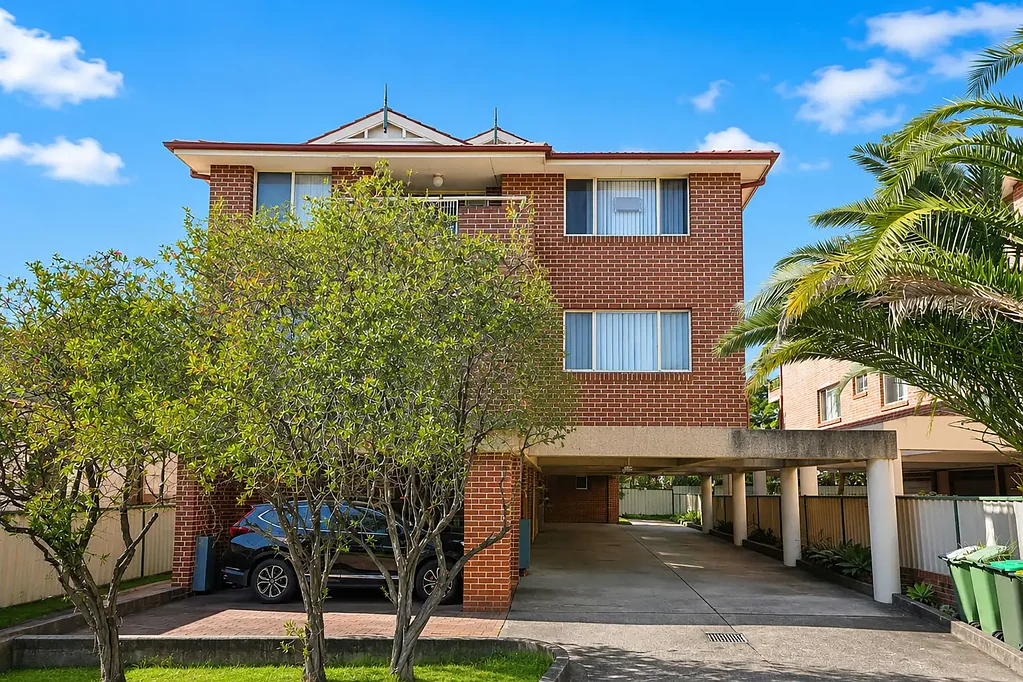 Not Your Average Unit – A Unique Three-Level Retreat!