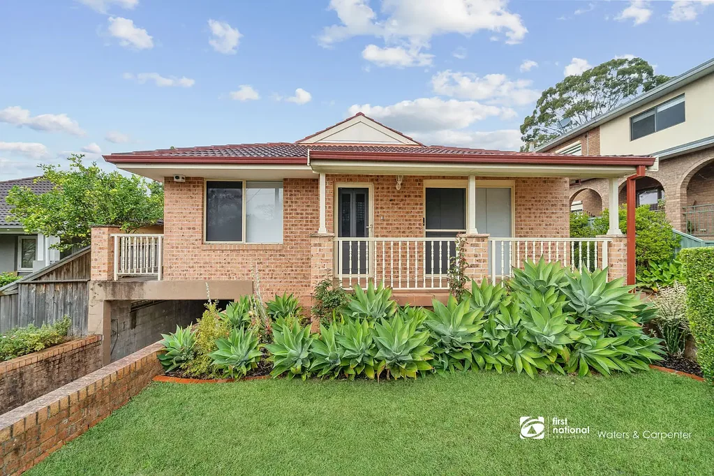 Gladesville 3房 现代别墅 低维护生活 宽敞卧室 现代浴室 开放式布局 私人庭院 双车库 独家 complexes STYLISH FRONT FACING VILLA IN BOUTIQUE COMPLEX