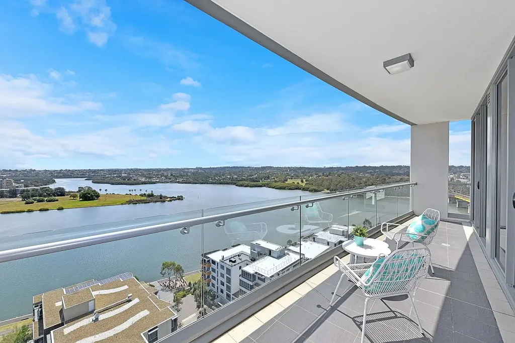 Rhodes 2 Bedroom Luxurious Two Bedroom Apartment with Waterview