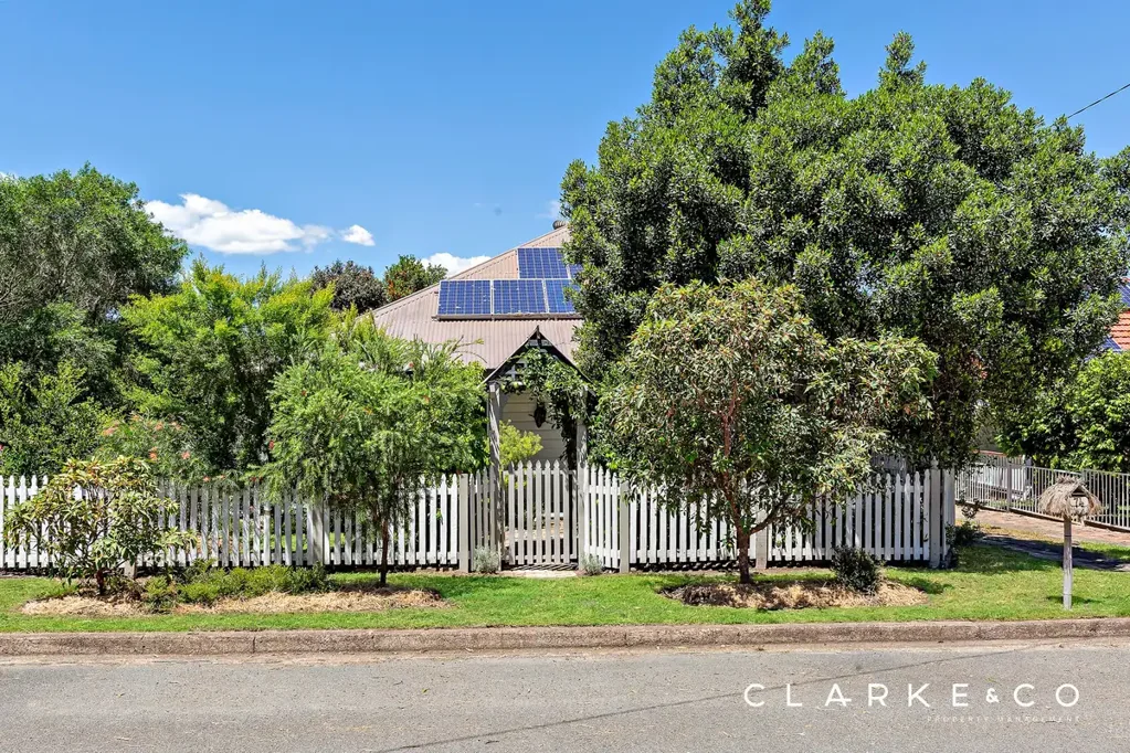 COTTAGE-STYLE THREE BEDROOM HOME!