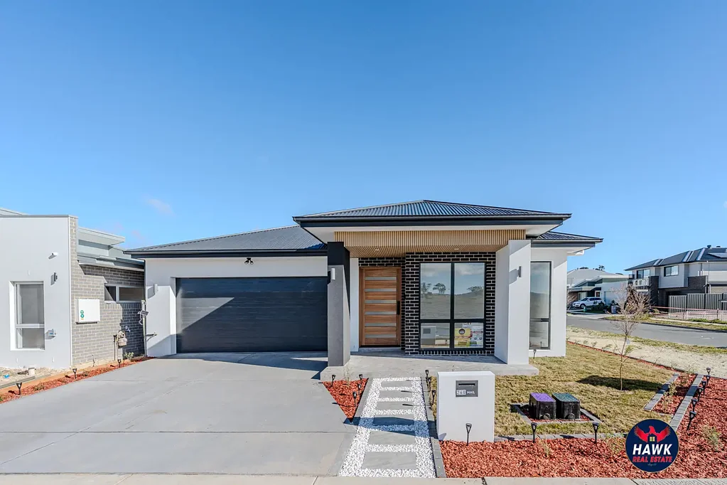 Googong 4chambre Luxury Meets Lifestyle – Brand New Family Home with Premium Finishes !