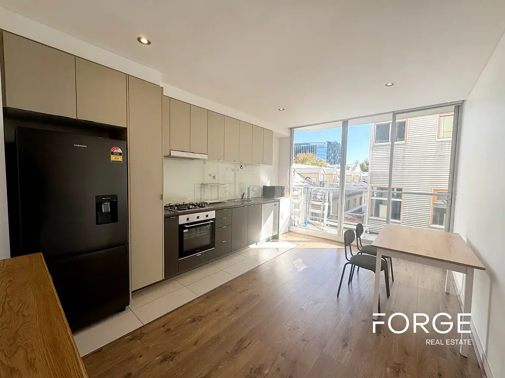 Furnished Apartment Walking Distance to Melbourne University