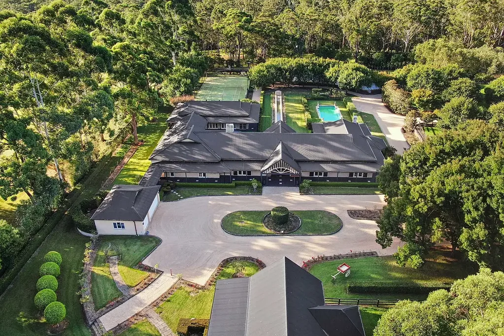 Middle Dural 6 Bedroom Elegant and Sophisticated is Glenroy Park