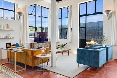 New York Style Loft Apartment - 3 Carparks