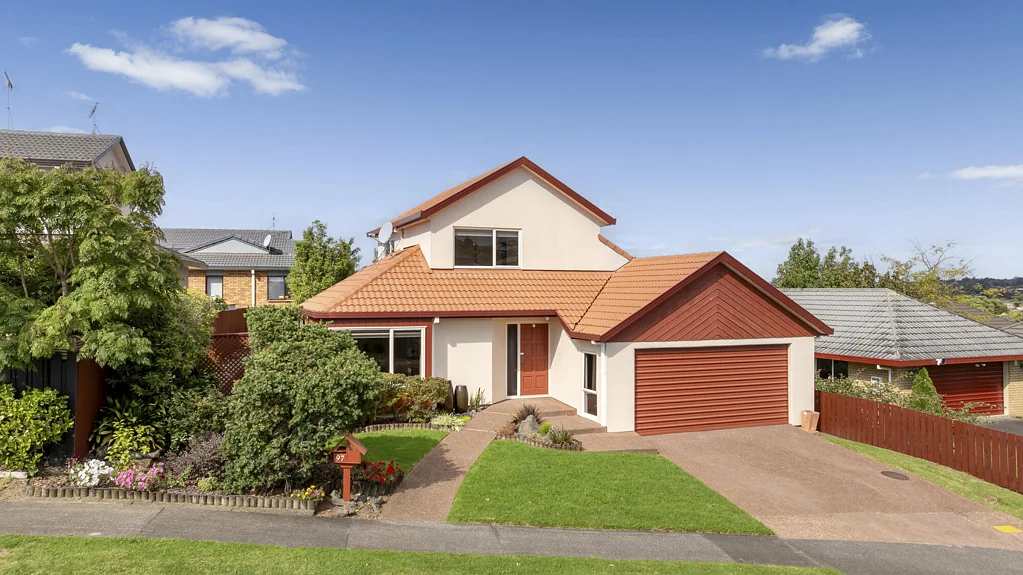 97 Gosford Drive, Botany Downs, Manukau City, Auckland