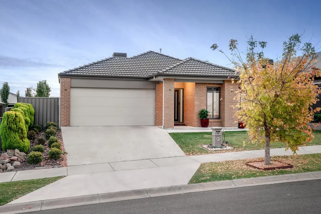 Leneva 4ਬੈੱਡਰੂਮ Modern Luxury, Valley Views & Effortless Family Living