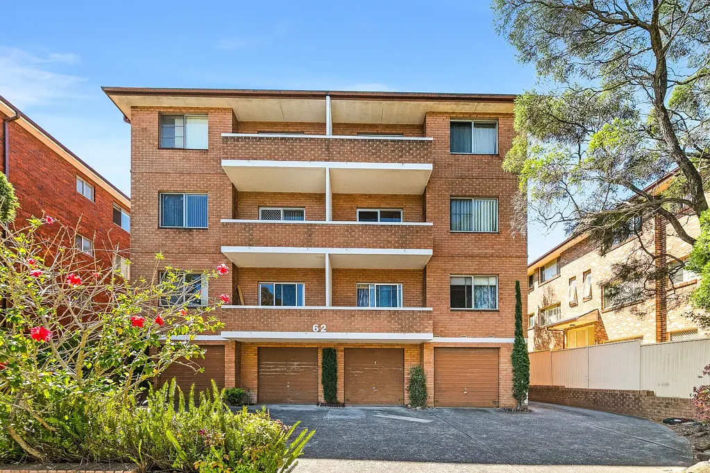 Kogarah 3कमरा ELEVATED, PRIVATE & EFFORTLESSLY CONVENIENT