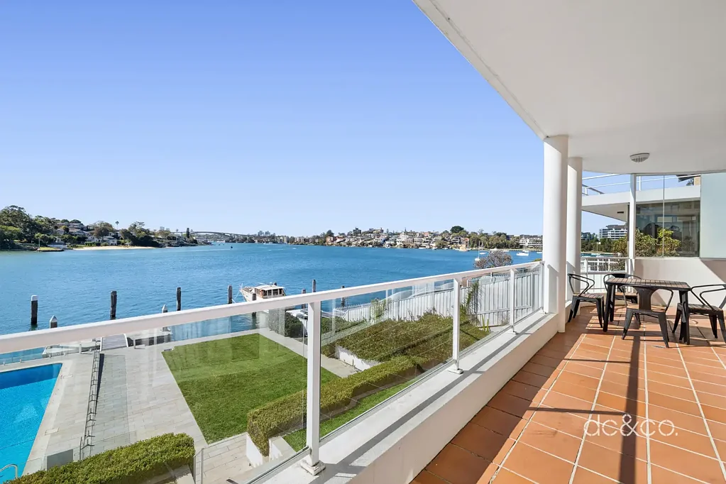 Abbotsford 3બેડરૂમ Panoramic water views in an exclusive boutique setting