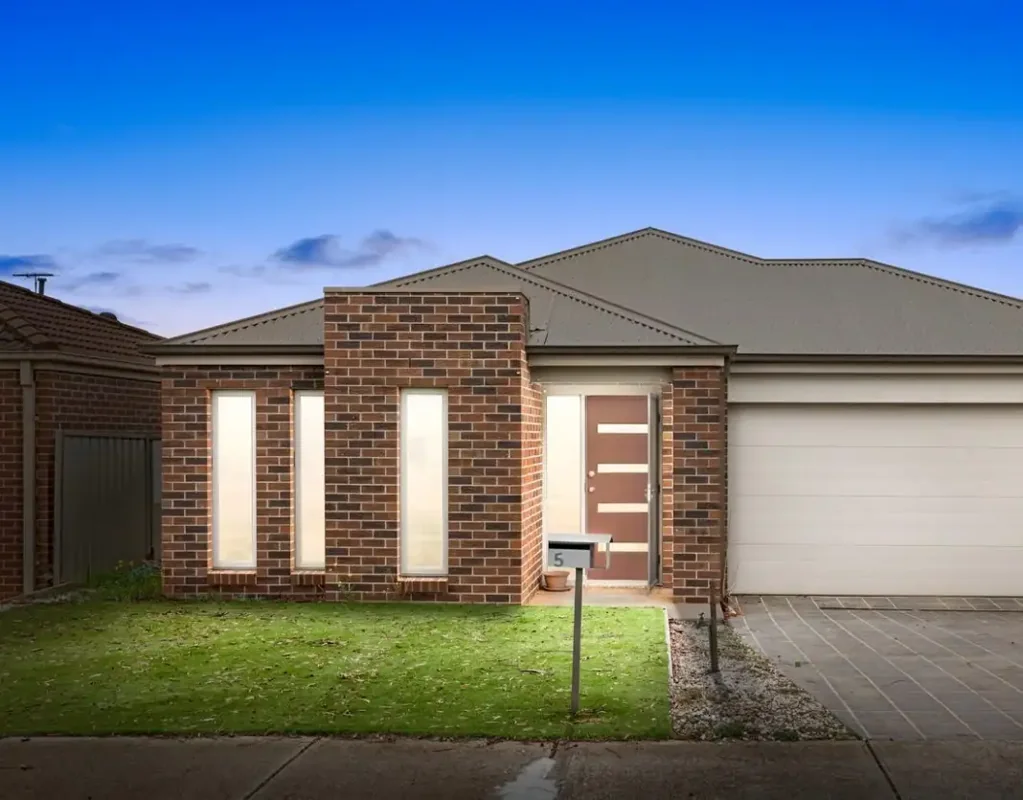 Modern & Low Maintenance Family Home in Prime Brookfield Location!