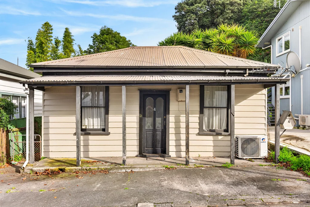 Napier South 3房  Opportunity Knocks. Vision Required.