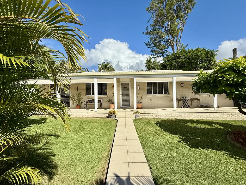 2 Top Street, Torquay, QLD 4655