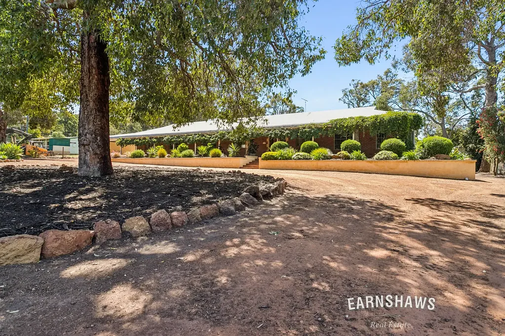 Mount Helena 5ਬੈੱਡਰੂਮ Spacious Family Haven with Exceptional Lifestyle Appeal