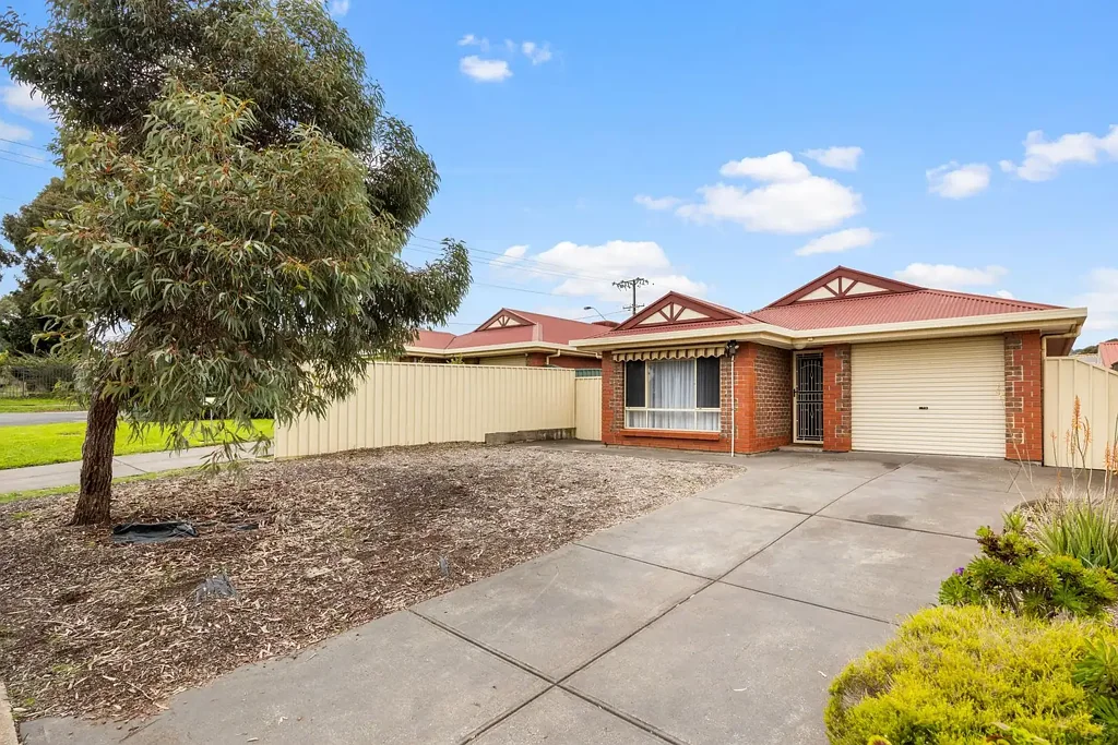 Salisbury East 3બેડરૂમ Beautifully Refreshed Family Home in a Convenient, Family-Friendly Location