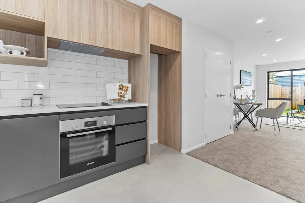 Henderson 2部屋 Situation Changes - Vendor Must Sell