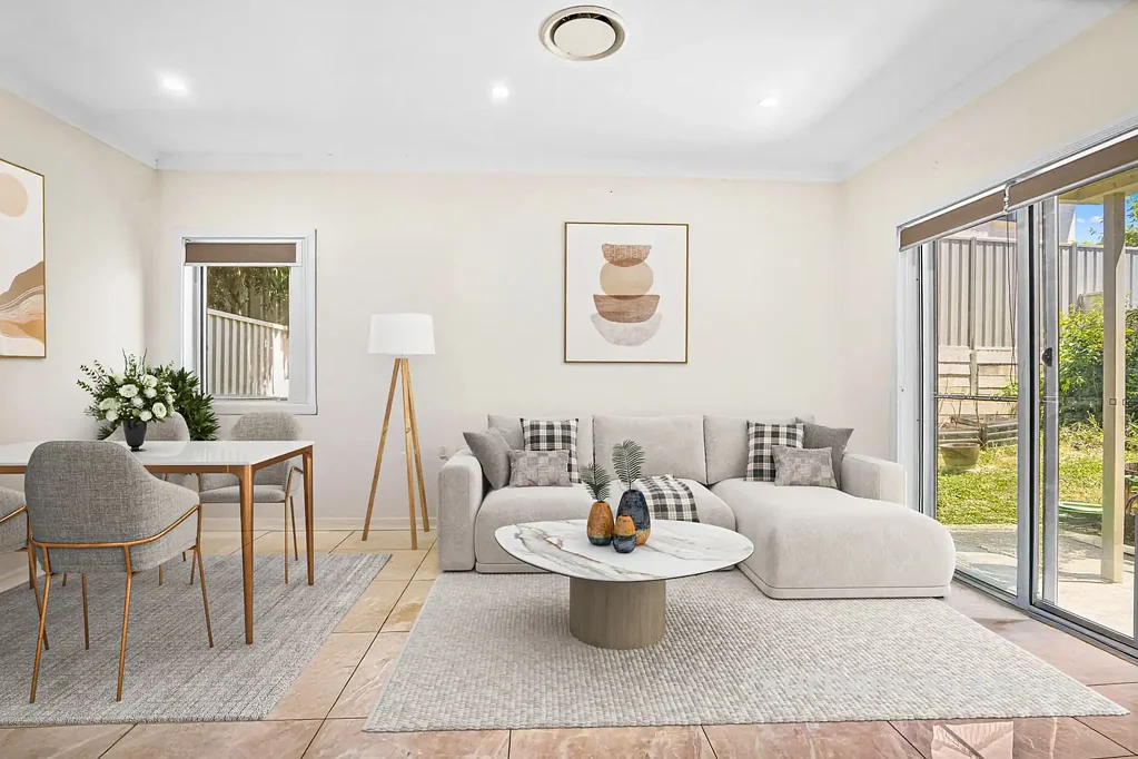 Toongabbie 4房  Multiple living areas + Double Garage + 2020 Built + 8 Mins walk to Station